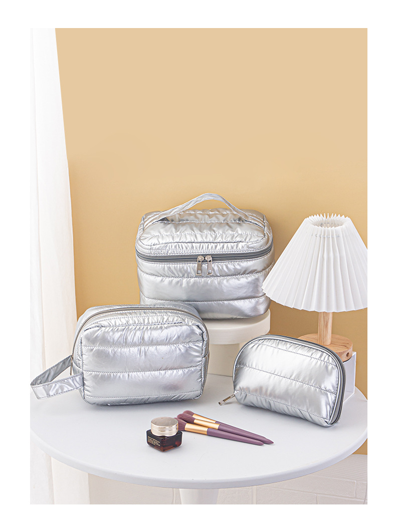 200g Weight Polyester Lining Material Zipper Closure Type Top Handle Strap Type Cosmetic Bag, wash bag Bags Type Daily Occasion Polyester Material Solid Color Pattern Winter Season Women's Gender Basic Style Square Shape Basic Solid Color Polyester Square Makeup Bags
