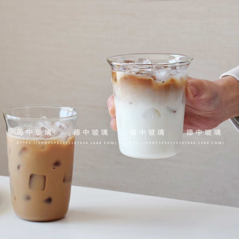 シンプルな拡口グラス氷ラテコーヒーカップの飲み物カップは高温透明な冷たい飲み物カップでコップを飲みます。