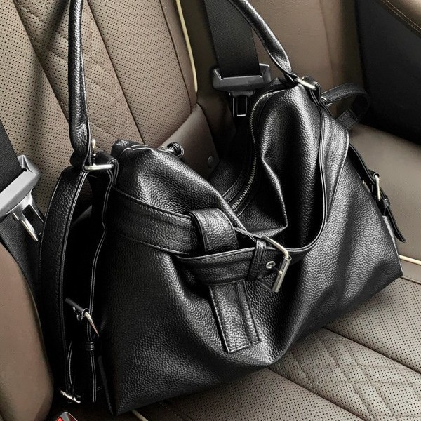 Korean Style Large-Capacity Versatile Hot Girl Motorcycle Bag, Personalized Fashionable Handheld Tote Bag, Casual Commuting Shoulder Crossbody Bag