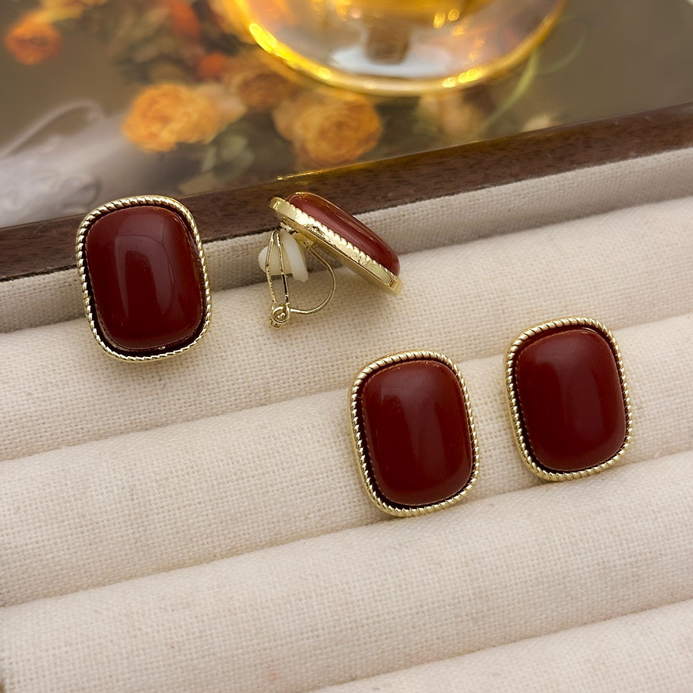 Pinzas para las orejas geométricas vidriadas retro francesas, sin orejas, lujo ligero, pendientes de temperamento de alta gama, accesorios para las orejas simples de moda para mujeres