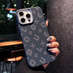 iPhone17Promaxに適した発光カーボンファイバーパターン磁気吸着携帯電話ケース、Apple 16文字の完全保護付き