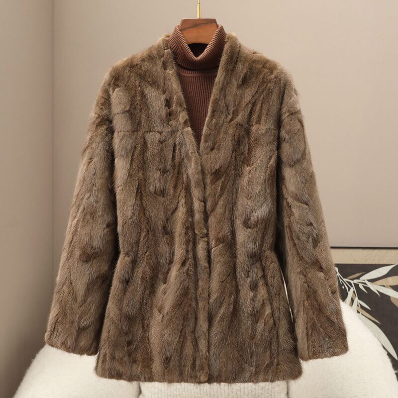 Manufacturer's Ready-Made Winter New Style Mink Genuine Fur Coat 2025 Women's V Neck Classy Mink Fur Outwear