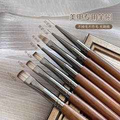 花校長と同じ高級胡桃木ネイルブラシで、色絵のぼかしグラデーションを構築します。