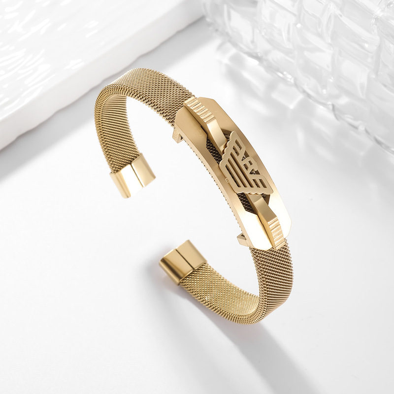 High Quality Electroplating Foreign Trade Eagle Stainless Steel High Quality Men's and Women's Bracelets and Jewelry High Quality Electroplating Foreign Trade Eagle Stainless Steel High Quality Men's and Women's Bracelets and Jewelry