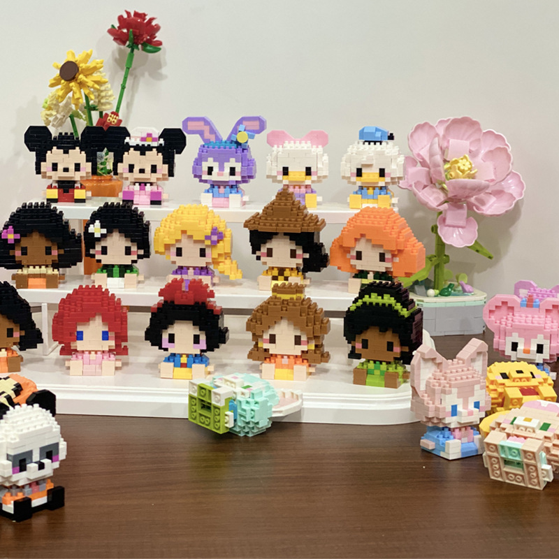 Free Shipping for Stall Setup Small Gift Boxes, 60 Types of Cartoon Figures, Assembled Ornaments, Children's Educational Toys, Building Blocks, Bear Figures, Cross-Border Wholesale