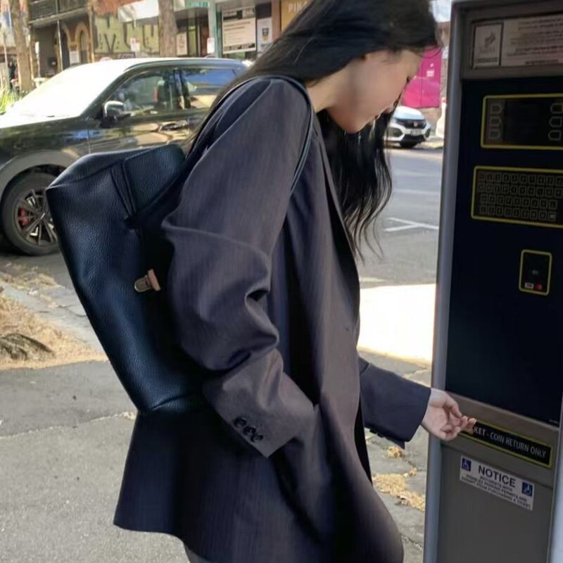 Dongdaemun Mohhe Hand-Held Shoulder Bag Large Capacity Cross-Border Order Double-Flap Metal Lock Buckle Cowhide Briefcase Dongdaemun Mohhe Hand-Held Shoulder Bag Large Capacity Cross-Border Order Double-Flap Metal Lock Buckle Cowhide Briefcase