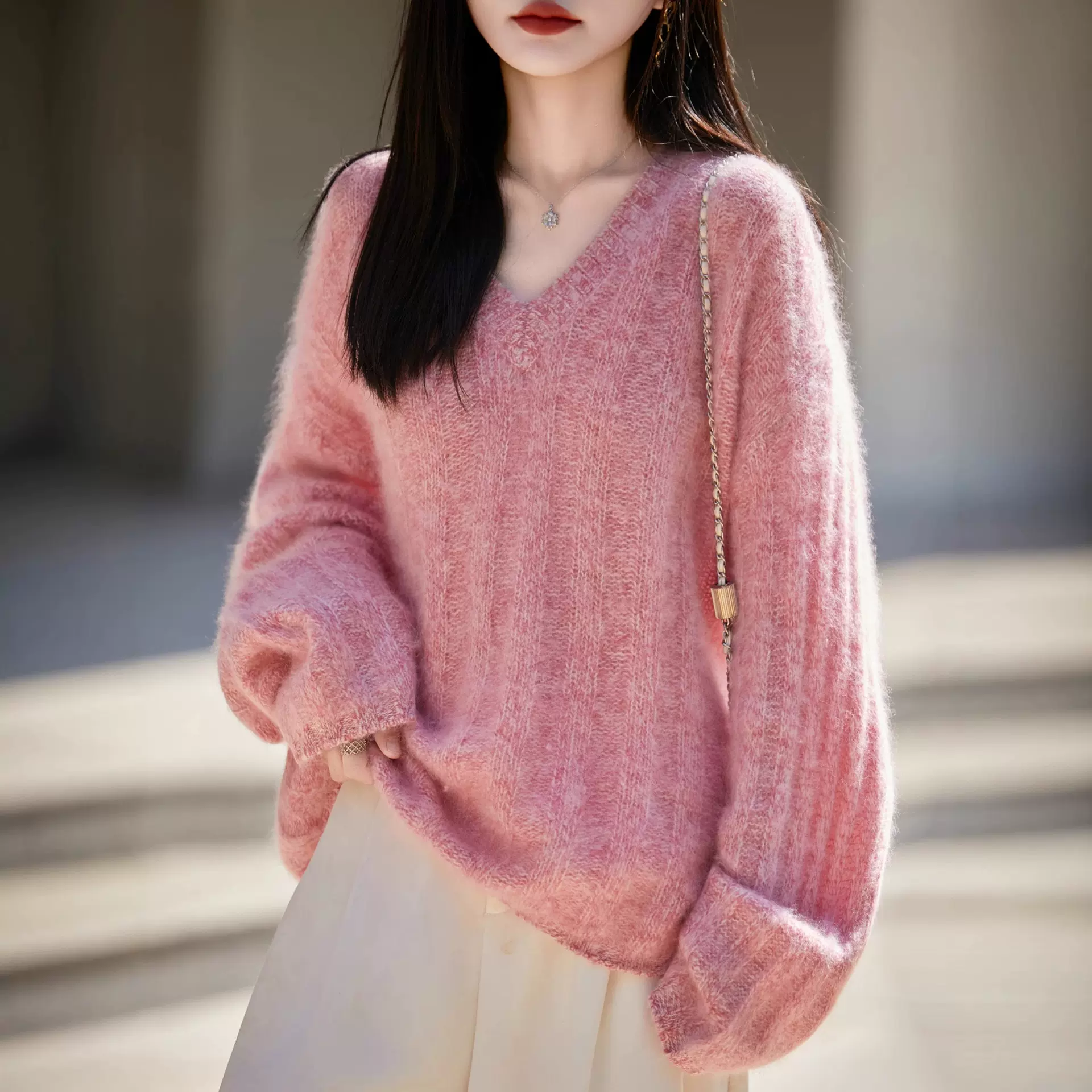 2025秋冬羊毛衫女花纱V领无缝拉绒慵懒风套头毛衣宽松内搭针织衫