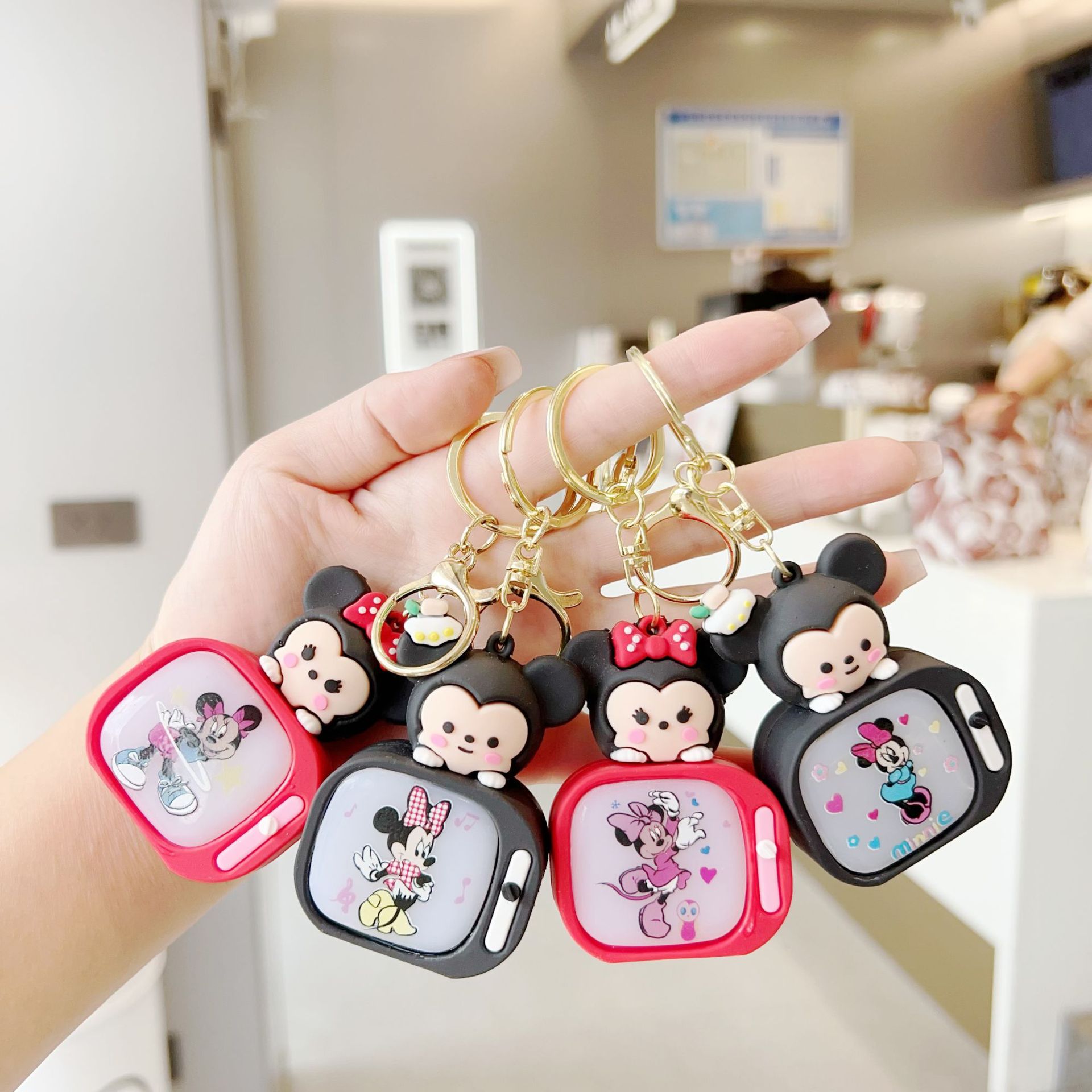 创意米奇米妮发光电视机钥匙扣卡通小夜灯装饰小礼品包包挂件