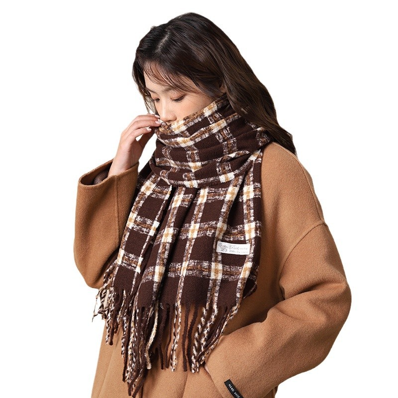 White Deer's gentle beige checkered cashmere scarf women, suitable keeping warm in autumn winter, versatile_voghion.com