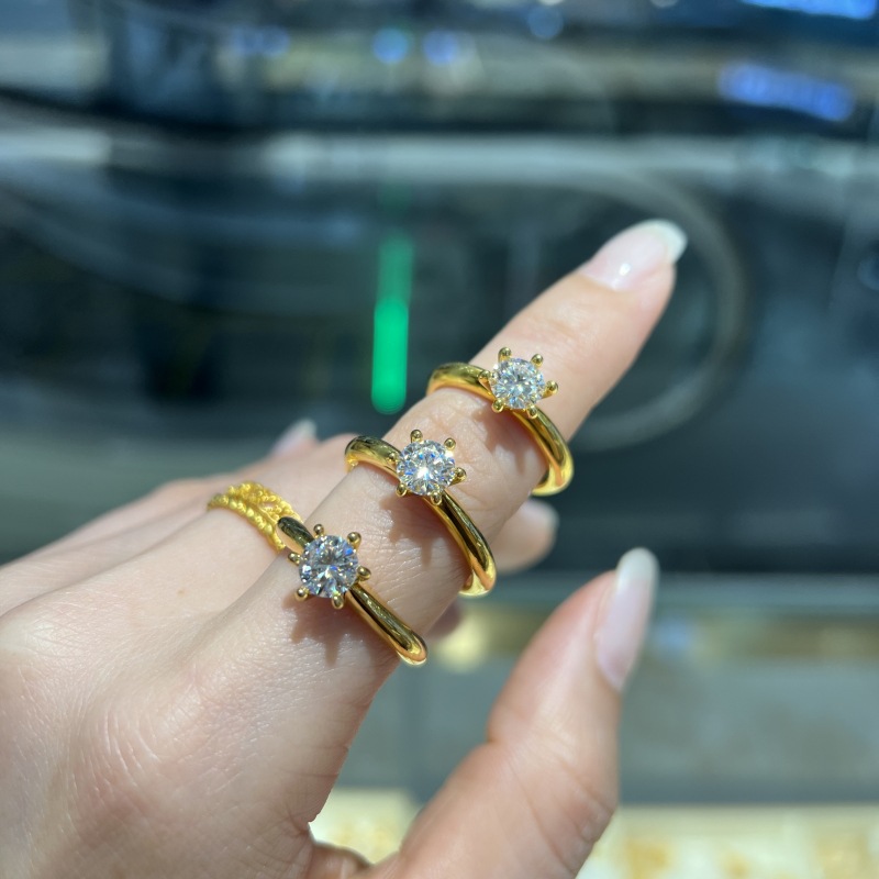 여섯 개의 발톱 다이아몬드 반지