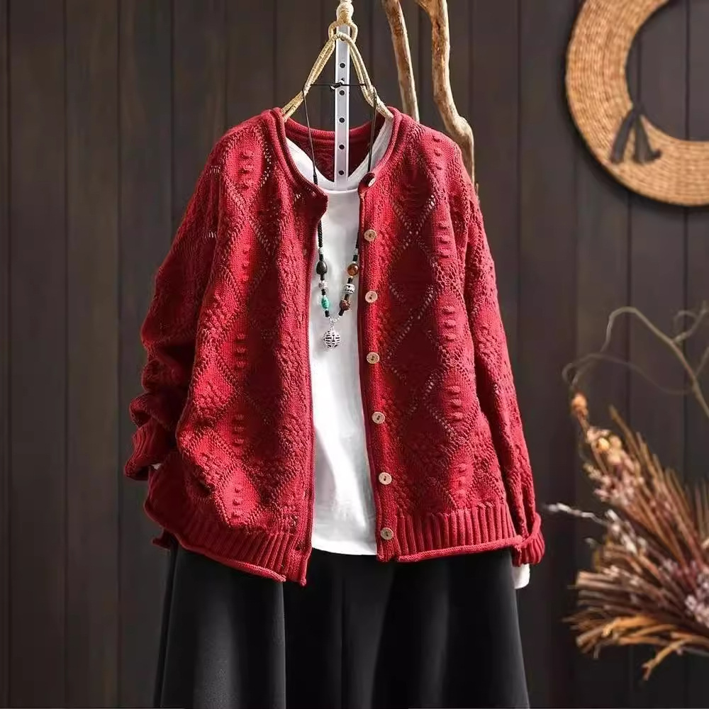 Autumn cardigan with diamond pattern