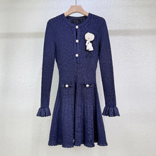 法式小众2025春夏藏蓝色螺纹钩花镂空修身显瘦优雅长袖针织连衣裙