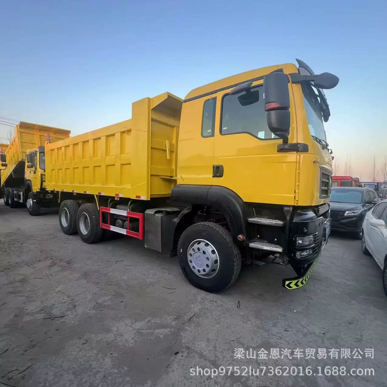 Экспортный бывший в употреблении восстановленный самосвал HOWO TX, четыре передних и восемь задних колес, 380 л.с.