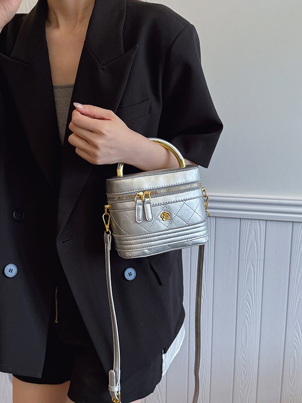 Bolso de mujer 2025 nuevo cross-border diamante bordado caja de mano bolso pequeño de alta moda de hombro mochila
