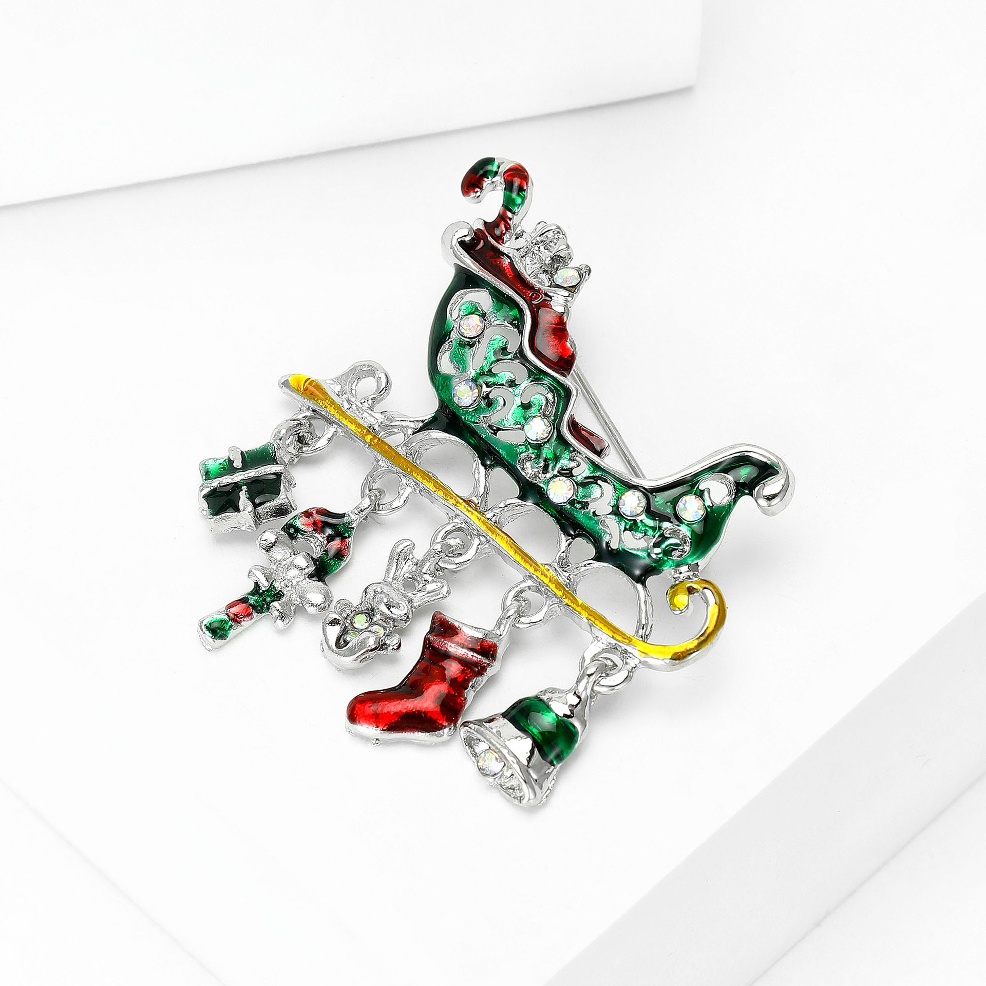 Oil-Drip Enamel Christmas Car Series Brooch, Fashionable Alloy Sleigh Car Brooch, Holiday Accessory Brooch, Versatile