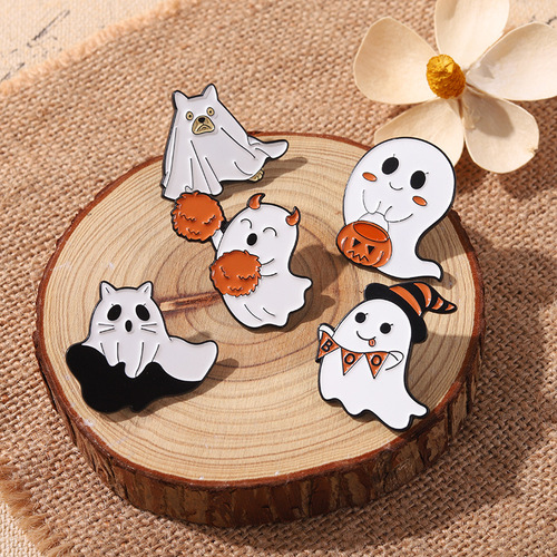 European and American Cartoon Ornaments Halloween Cute Ghost Pumpkin Lantern Shape Paint Alloy Badge Brooch Wholesale