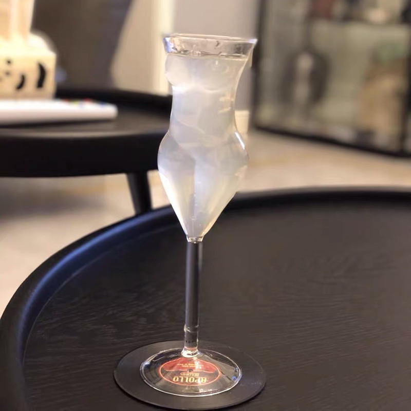 Taza de estilo coreano de estilo alto, taza de línea creativa, taza de vino de vidrio, taza de jugo, taza de cóctel, taza de champán