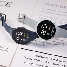 圆形触摸男女手表学生LED韩版潮流工厂情侣地球跨境电子手表新款