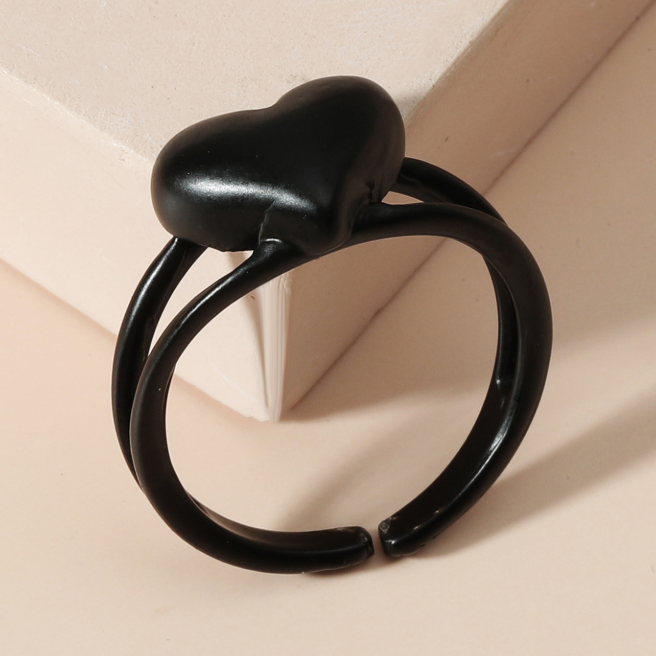 New Fashion Black Peach Heart Multi-layer Ring Wholesale Nihaojewelry display picture 6