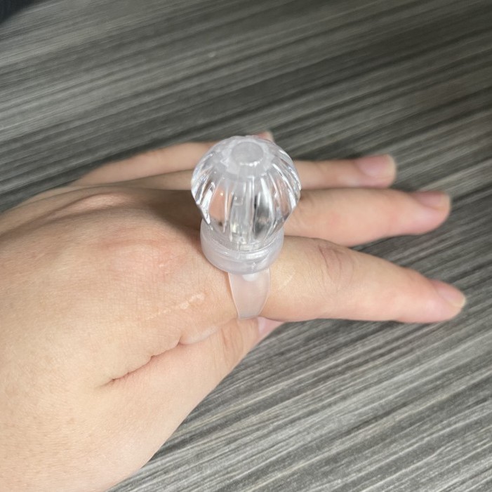 Anillo de luz LED brillante para dedos, barra de luz intermitente para conciertos, fiestas, animación, brillo en la oscuridad, soporte de diamante.