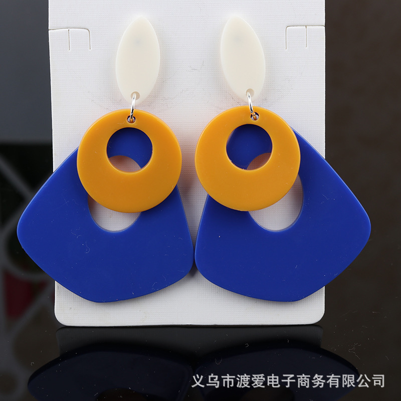 新商品の幾何学的な円形の透かし彫りのピアスのアクリルのイヤリングは誇張して個性的です。|undefined