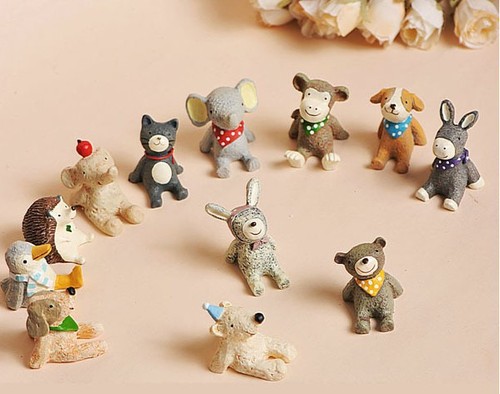 Zakka Grocery Cute and Adorable Animal Figurines Gazing at the Stars, Mini Animal Figurines for Grocery Lovers
