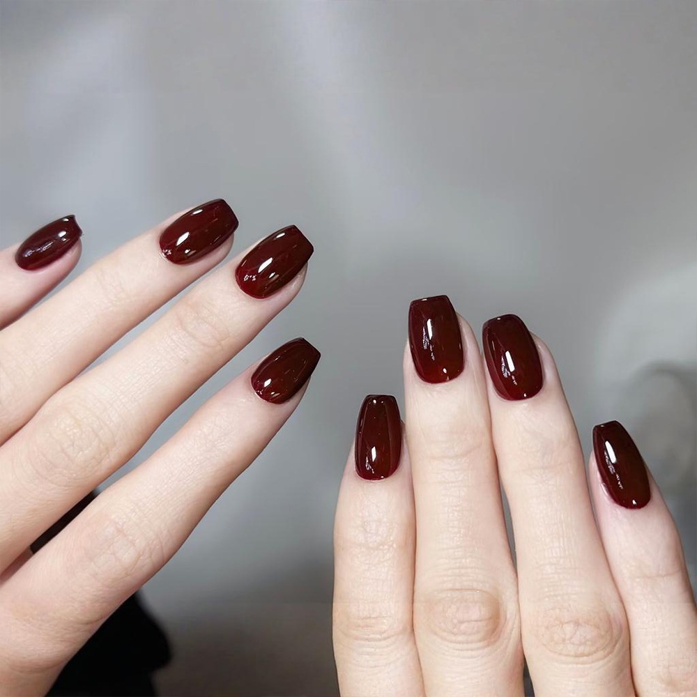 Blanco Chelizi parche de uñas rojas escaleras transfronterizas de color sólido brillante parche de uñas 30 piezas de moda para usar uñas