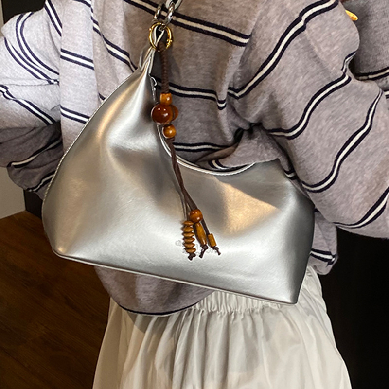 Light Luxury Banquet Handbag For Women 2026 New Fashion High-End Shoulder Underarm Bag Simple Commuter Crossbody Bag - Thumbnail 2