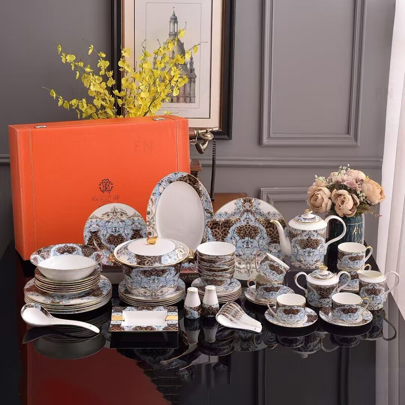 Kawaii European-Style Bone China Underglaze Color Bowl and Plate Set, 58-Piece Tableware, High Aesthetic Value, Light Luxury Style, Suitable for Home Use and Gift Giving