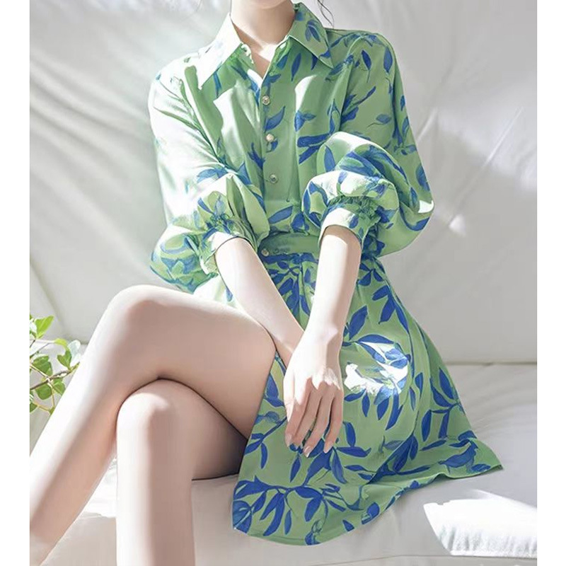 2025秋季新款绿色印花衬衫连衣裙设计感绝美温柔风裙子气质中长款|undefined