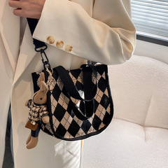 Elegant and Niche Rhombus Strap Crossbody Bag 2023 New Style Fashion Handbag Versatile Ins Commute Bag for Women