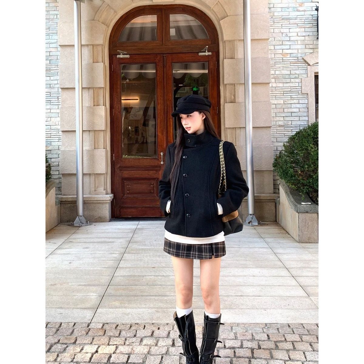 New Korean-Style Thickened Quilted Woolen Coat, Winter Woolen Jacket, Slim-Fit Short Stand-Collar Black Woolen Coat for Women