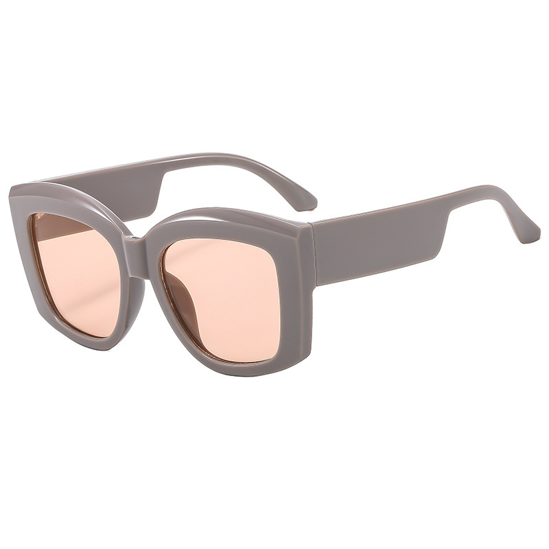Solid gray frame tea slices