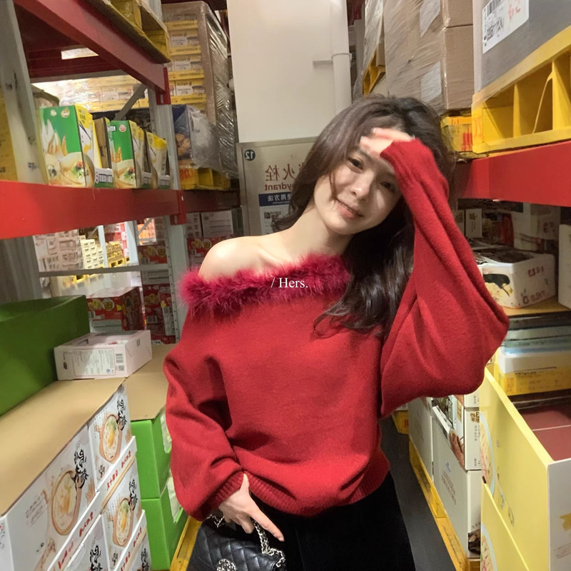 Clearance Sale, No Returns or Exchanges. Autumn and Winter Festive Atmosphere Design, Can Be Worn as a One-Shoulder or Two-Shoulder Style, Warm Sweater with Fur Collar 92840