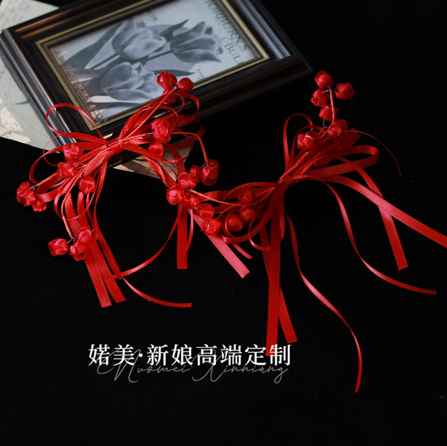 Red Korean hair accessory for bride with bow