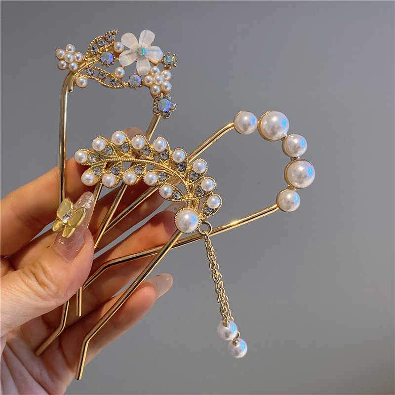 Women's Chinoiserie Elegant Geometric Flower Metal Plating Inlay Artificial Pearls Rhinestones Hairpin display picture 1