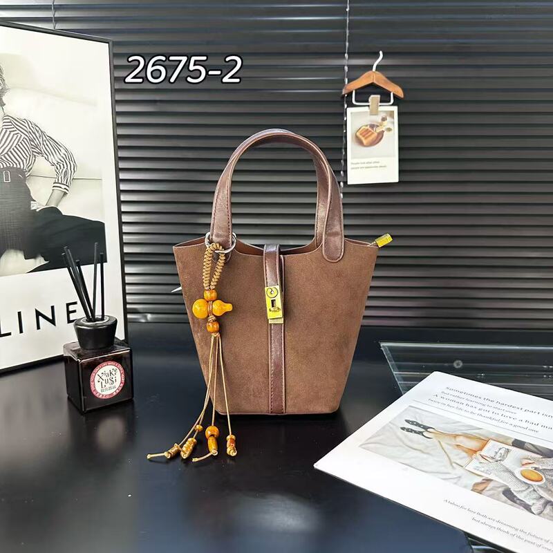 2025 New Autumn and Winter Bucket Bag Women's High-End Versatile Suede Niche Handbag Texture Single Shoulder Crossbody Bag 2025 New Autumn and Winter Bucket Bag Women's High-End Versatile Suede Niche Handbag Texture Single Shoulder Crossbody Bag