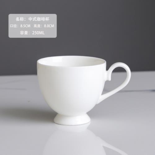 Taza de cerámica de borde dorado con taza de cuchara y platillo traje Taza de cerámica Europea taza de café conjunto Taza de fábrica traje de cerámica de lote directo