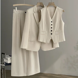 小西装;半身裙;女式衬衫