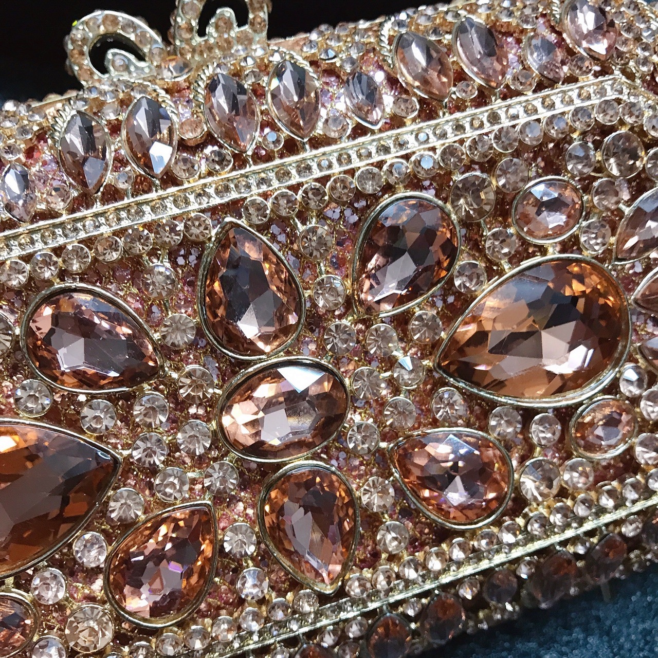Nuevo paquete de cena con diamantes transfronterizos bolsas de cadena de diamantes de oro de champán cuadrado bolsas de mano de diamantes de vidrio de banquete europeas y estadounidenses