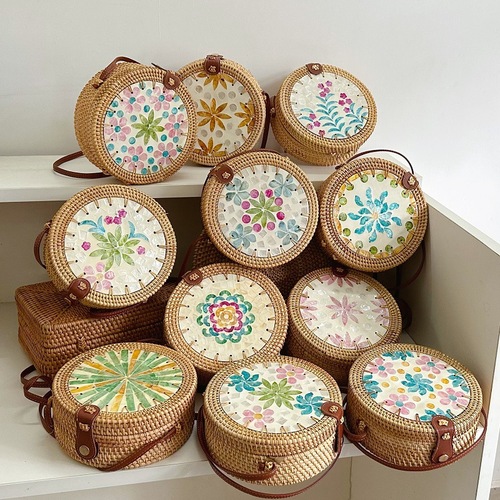 Vietnamese Autumn Vine Weaving Instagram Style Round Colorful Shell Patchwork Bag Women's Single Shoulder Crossbody Bag Beach Grass Woven Bag