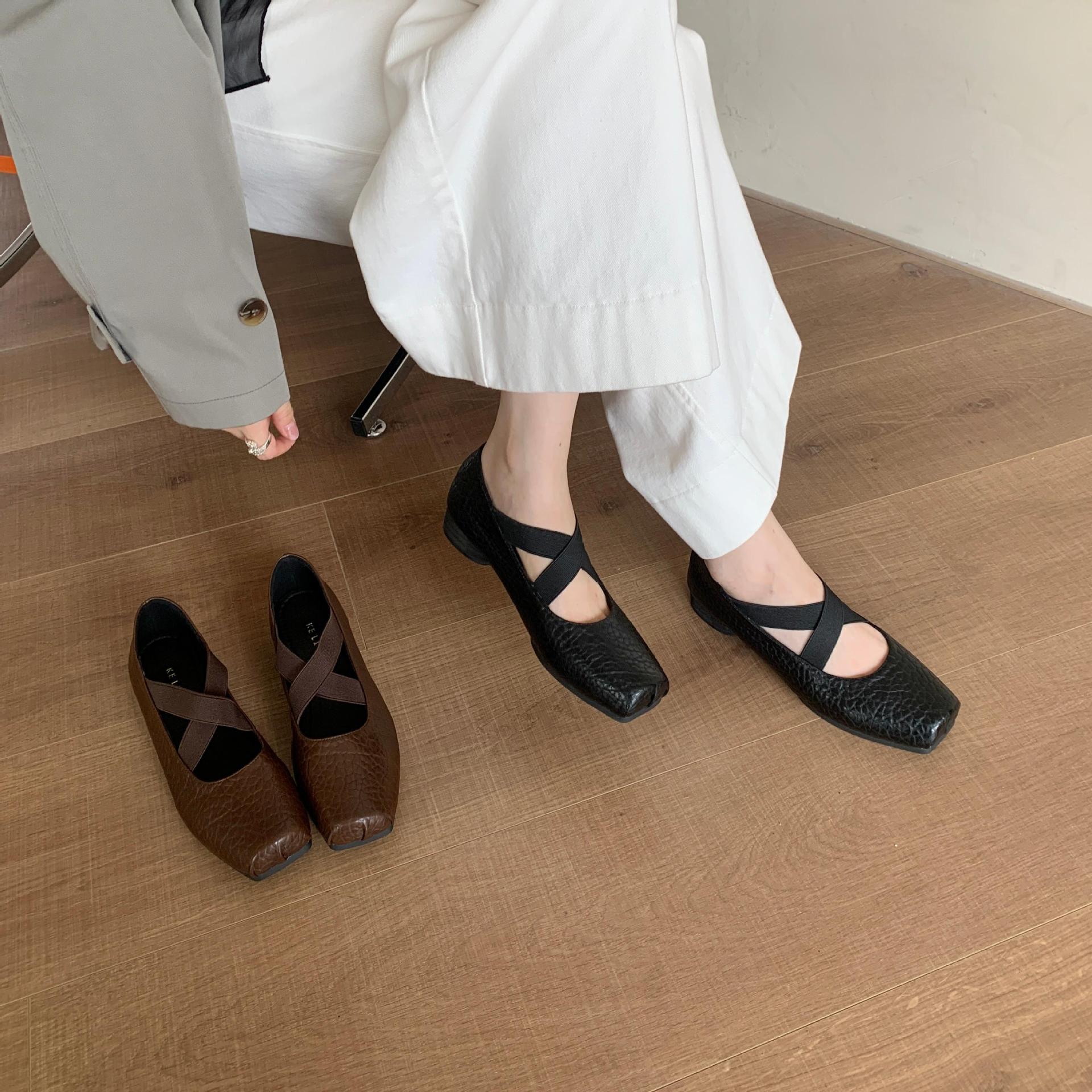 Retro minimalistic fashionable Mary Jane shoes