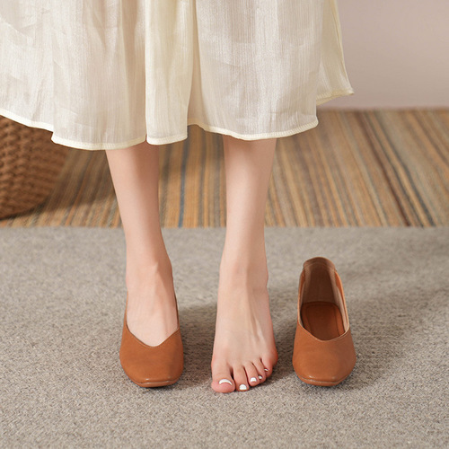 Soft Sole New Comfortable Breathable Low Heel Square Toe Low Mouth Women's Soft Cotton Flat Shoes Non-Slip Grandma Shoes for Work