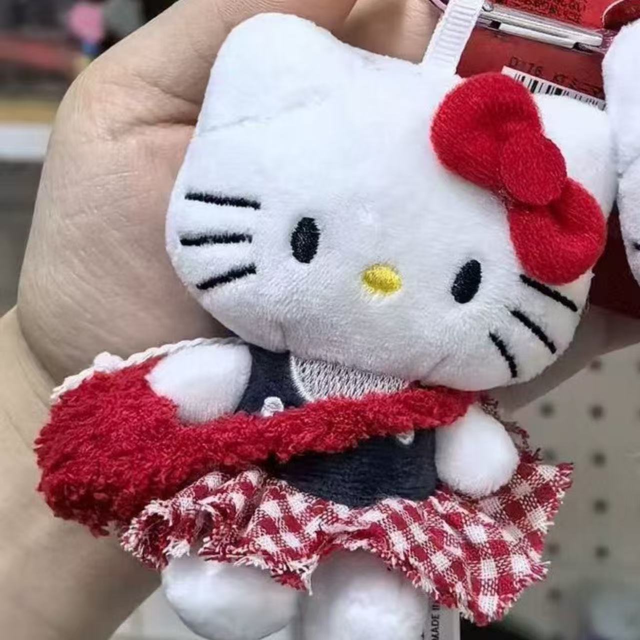 名媛千金缎面裙kitty包包挂件新款高级毛绒kt挂饰钥匙扣生日礼物