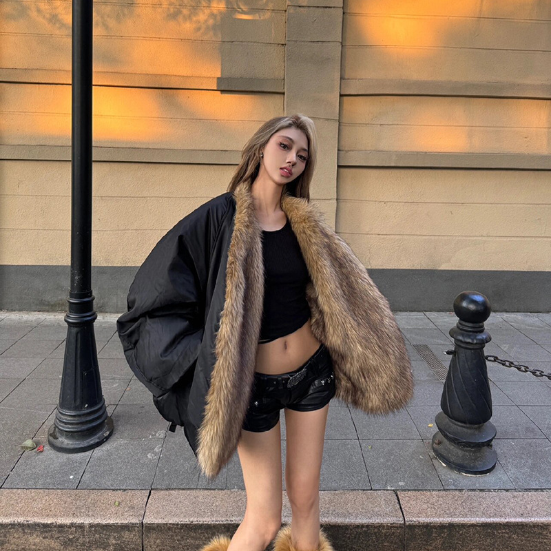 Autumn and Winter New Black Splicing Imitation Fox Fur Eco-Friendly Fur Thickeneded Cotton Jacket American Wide Version Jacket Fur Outwear