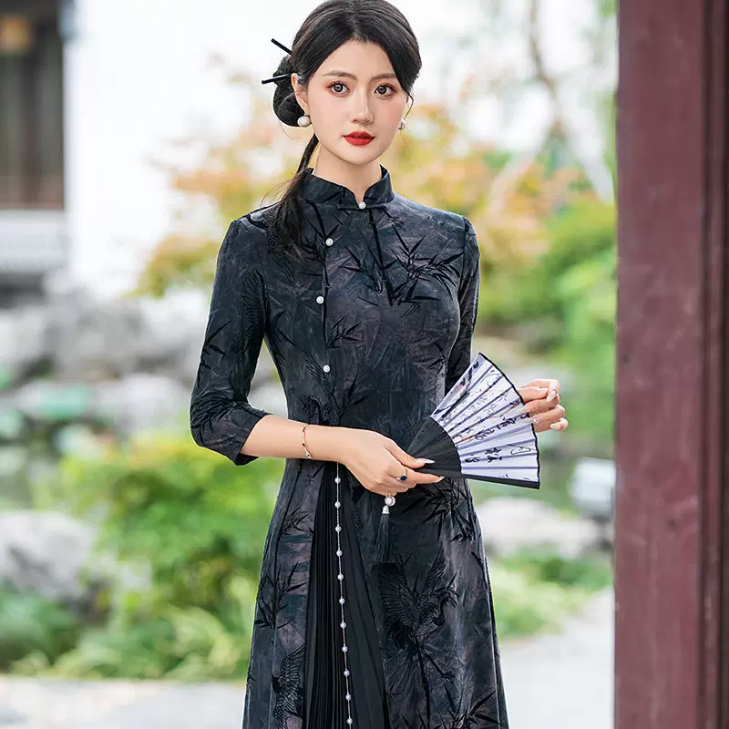 2025秋冬款冰丝植绒奥黛改良版旗袍女日常中长款复古优雅连衣裙