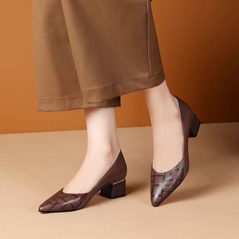 Pointed-Toe Chunky Heel Shallow-Mouthed Single Shoes for Women, Elegant Low-Heeled Genuine Leather Soft Leather Women's Shoes, Fashionable Work Shoes, Simple Mom Shoes