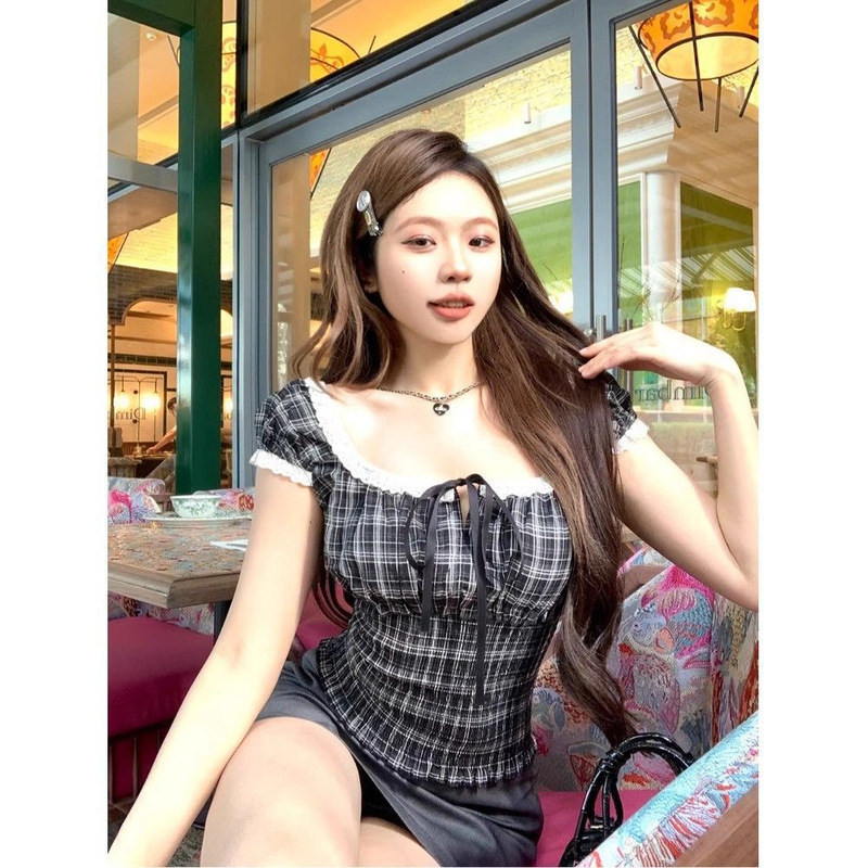 Sweet Sexy Style Retro Plaid Contrasting Sleeveless Shirt for Women 2025 Summer New Sexy One-Line Collar Off-Shoulder Top