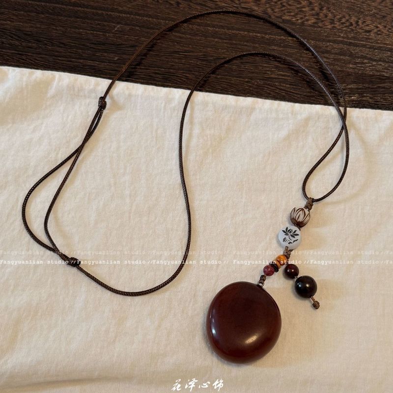 波西米亚夏日小众时髦设计感项链女树脂亚克力长款异型吊坠锁骨链|undefined