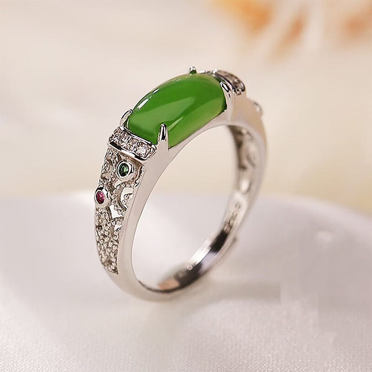 Niche Design New Style Imitation Jasper Saddle Ring Women's Light Luxury High-end Royal Court Style Vintage Silver Plated Open Ring